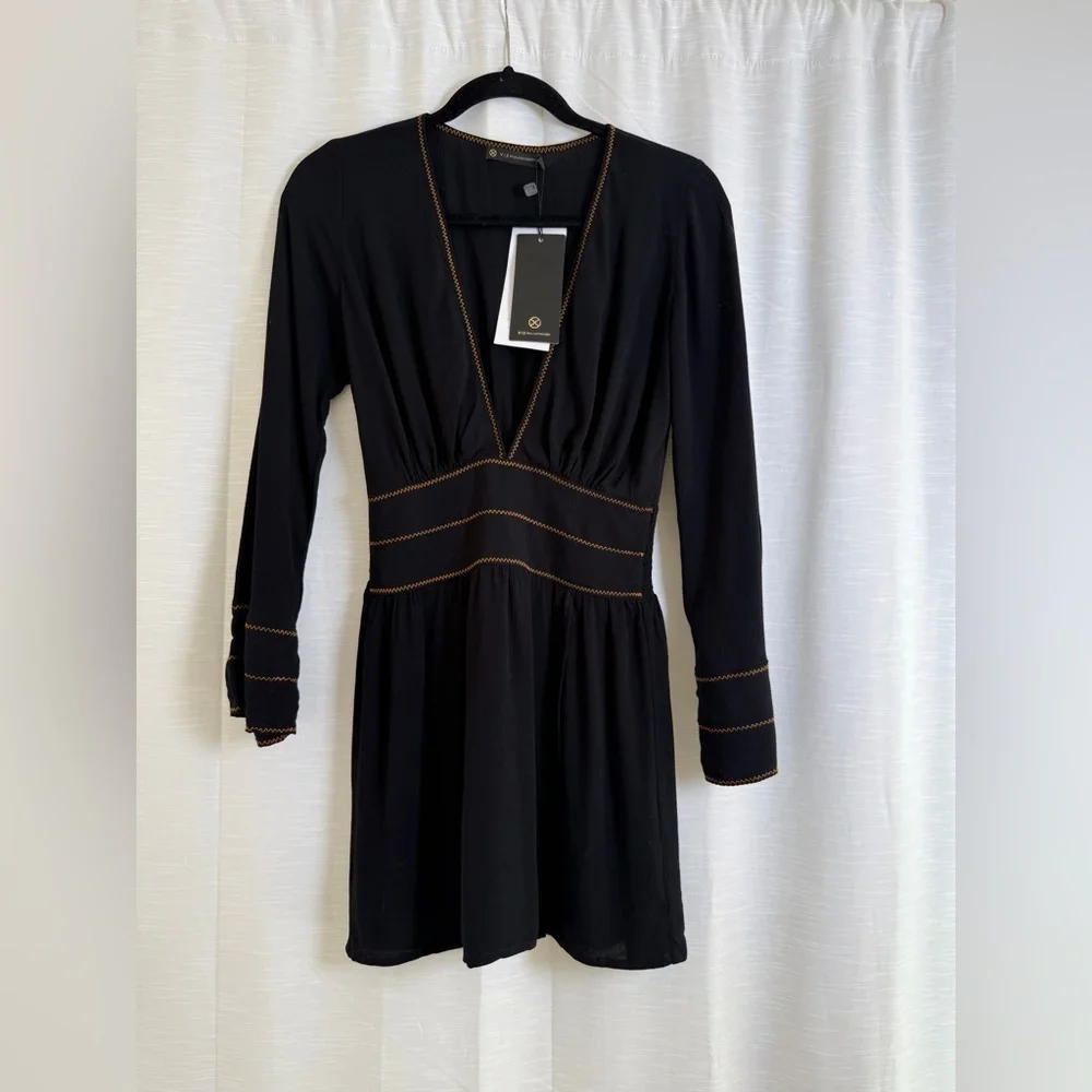 ViX Black Mini Dress Long Sleeve Deep V Waist Detail Resort Luxury NWT Size XS - Picture 6 of 15